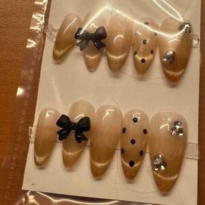 False Nails Almond Nude Gold Edge Black Bow Rhinestone Press On Nails‎